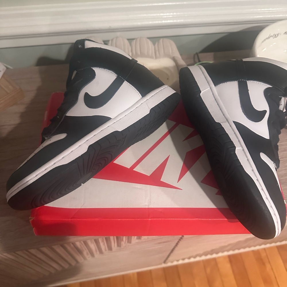 Nike Black and White women's High-Top Sneakers. Panda 🐼 sneakers - Picture 7 of 11